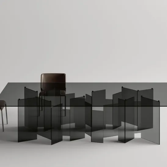 Tavolo in vetro con base ad effetto geometrico Metropolis di Tonelli