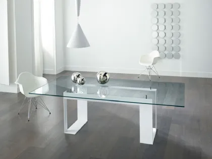 Tavolo rettangolare in vetro con struttura in metallo verniciato bianco Miles di Tonelli