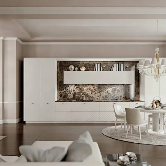 Cucina Classica lineare in laccato opaco, lavorazione matelassè, e marmo Bellagio 03 di Scic