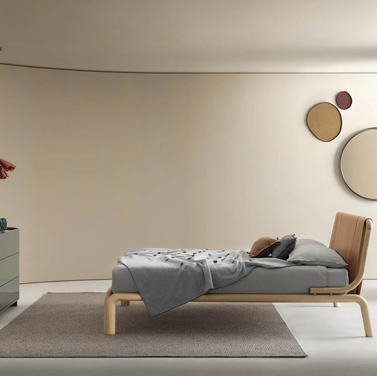 Letto in legno massello e cuoio Rovì di Alf Da Frè