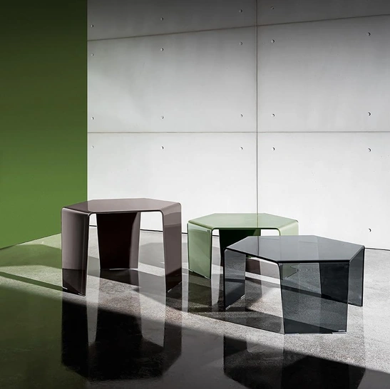Tavolino 3 Feet in vetro curvo laccato o fumé di Sovet