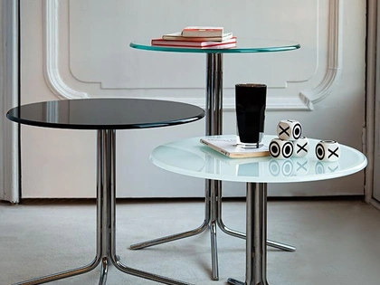 Tavolini Genius con top rotondo in vetro e base in metallo di Sovet