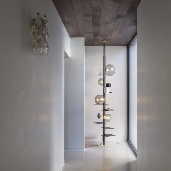 Lampada terra-soffitto Adelaide di Mogg