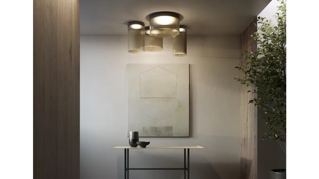Lampada da parete con diffusore in vetro soffiato e  colorato, disponibile in quattro diverse dimensioni Giass di Kundalini