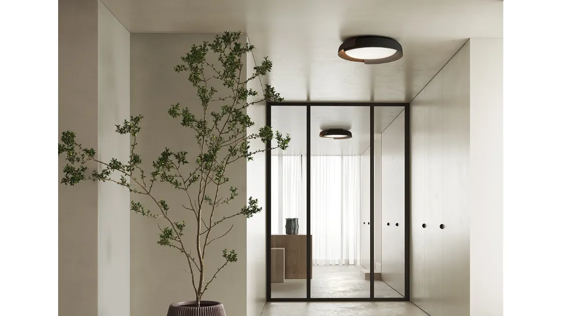 Lampada a soffitto in metallo che ricorda i petali di un fiore Dala di Kundalini