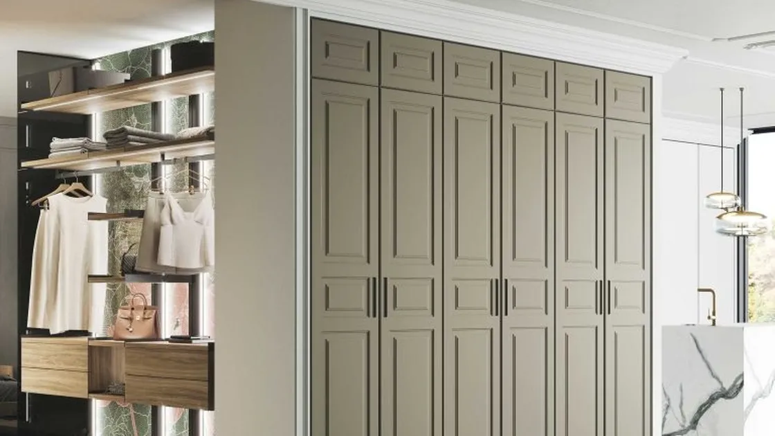Armadio a muro Madeline di GF Interiors