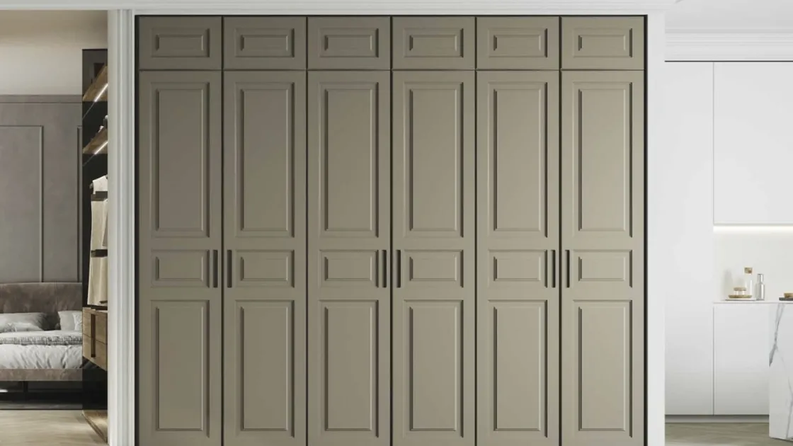 Armadio a muro Madeline di GF Interiors