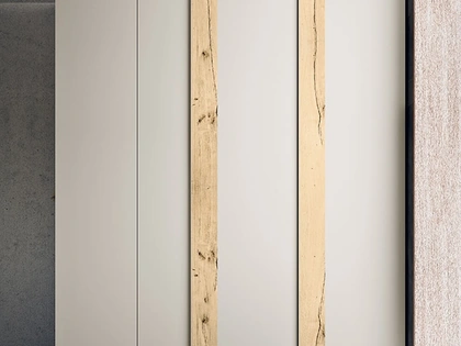 Armadio con ante battenti Slim con inserti in legno di Clever