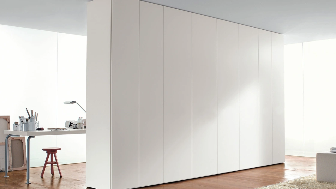 Armadio con ante battenti in laccato opaco bianco Start Lineare di Clever