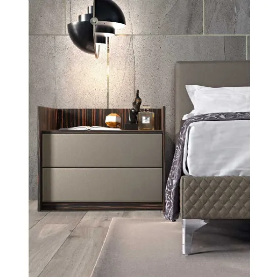 Comodino in ecopelle Ellington di GF Interiors
