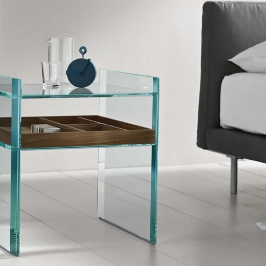 Comodino in vetro bisellato con vassoio in legno massello Quiller Side Table di Tonelli