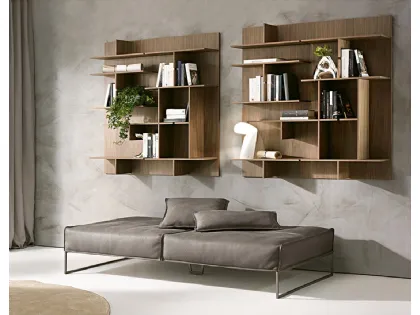 Libreria sospesa componibile, moderna e originale, perfetta per arredare con gusto sia nel singolo modulo che in composizione, Maze di Pacini e Cappellini