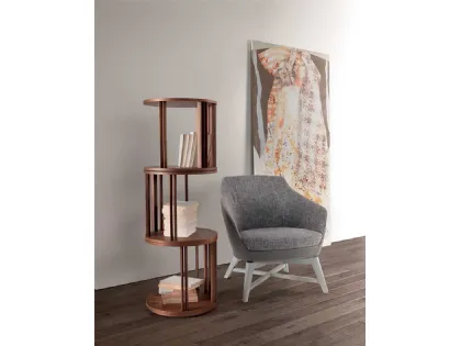 Poltroncina London con basamento in frassino e monoscocca imbottita in tessuto di Pacini e Cappellini