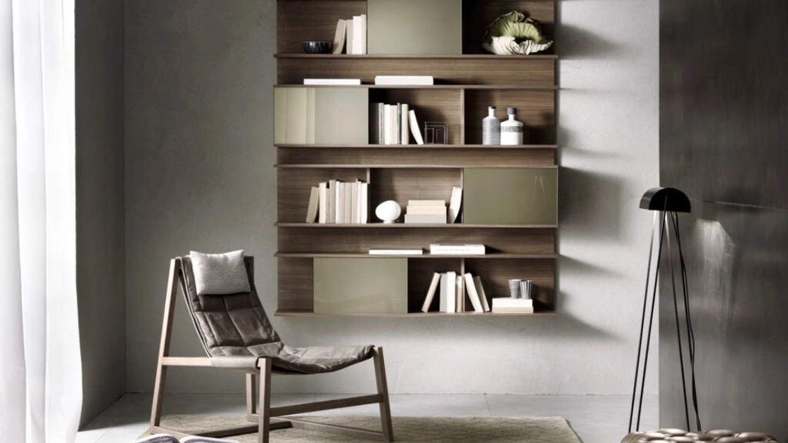 Poltrona in pelle di design con struttura in legno Relax di Pacini e Cappellini