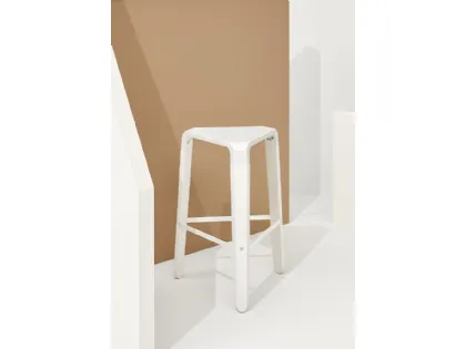 Sgabello Picapau Kitchen Stool in polipropilene Bianco con telaio in legno di Faggio massello laccato Bianco di Infiniti