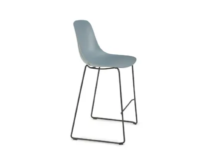 Sgabello Pure Loop Mono Kitchen Stool con scocca in polipropilene e telaio in tubolare di acciaio di Infiniti