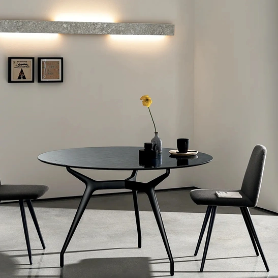 Tavolo Arkos Round in vetro con struttura in alluminio di Sovet