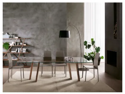 Tavolo rettangolare con top in vetro temperato e base in legno massello Ten for Ten di Pacini e Cappellini