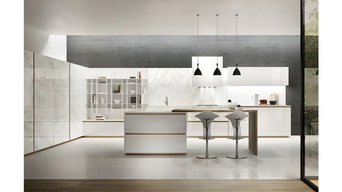 Cucina Design con isola Mediterraneum in laccato lucido e Ceramica effetto Marmo di Scic