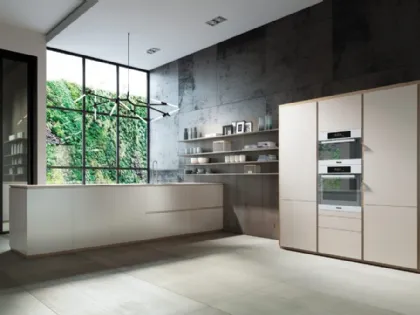 Cucina Design con penisola Mediterraneum in Cristallo laccato di Scic