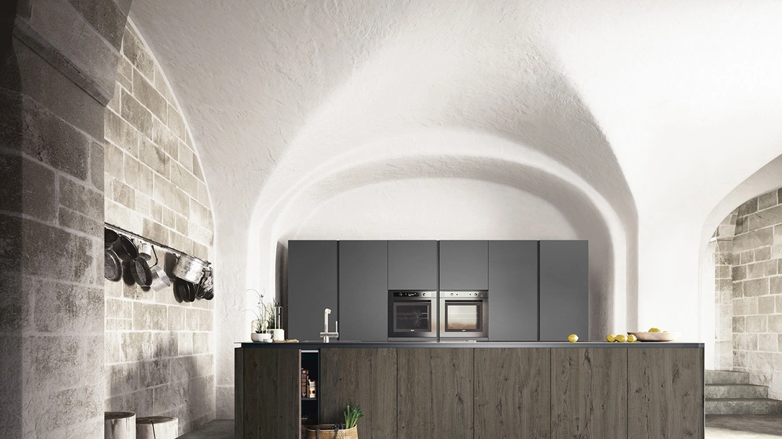 Cucina Moderna con isola Logica 10 finitura Rovere antico Ghiro e laccato opaco Grigio con top in acciaio di Valdesign